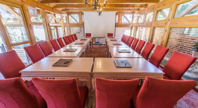 Noblesse Boutique Hotel - image 7