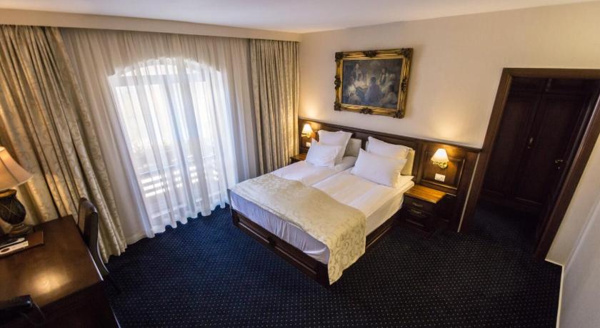 Noblesse Boutique Hotel - image 2