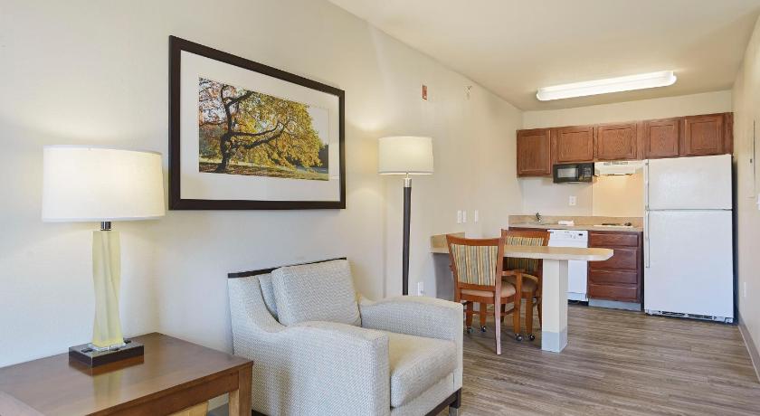 Extended Stay America Suites - Kansas City - Lenexa - 87th St.