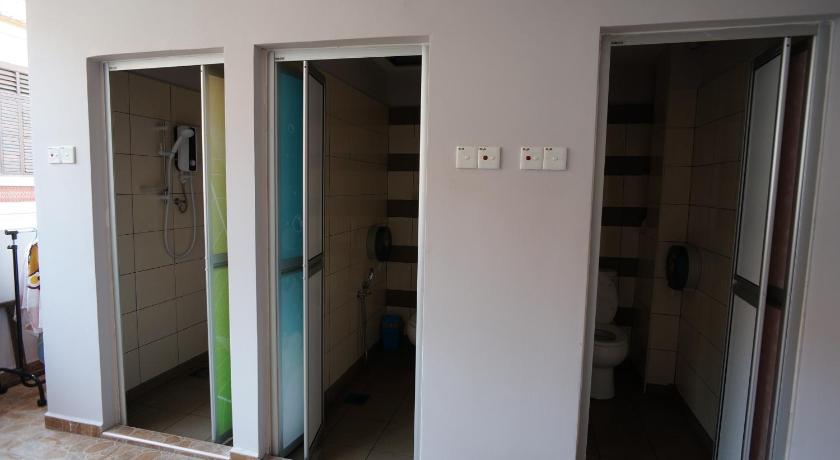 Thirty Three Stewart Houze Guest House photo