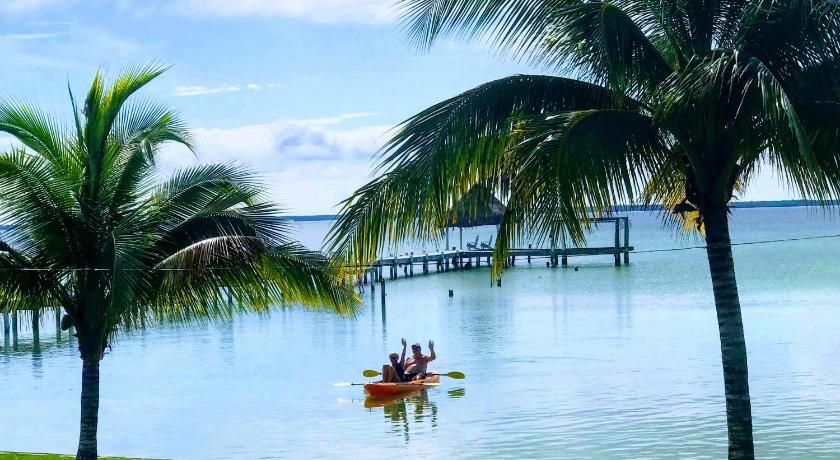 Tilt-Ta-Dock Resort Belize photo