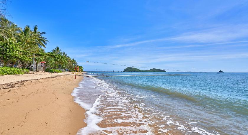 Beach Club Private Apartments Palm Cove photo
