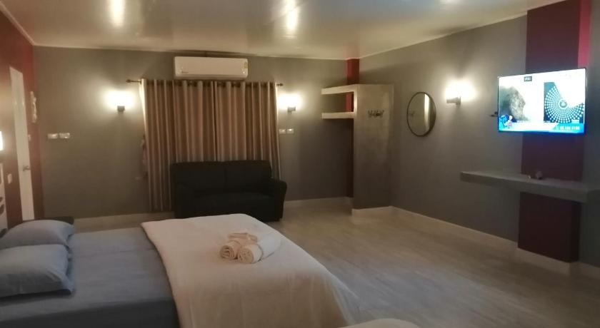 Image of Family Room 16