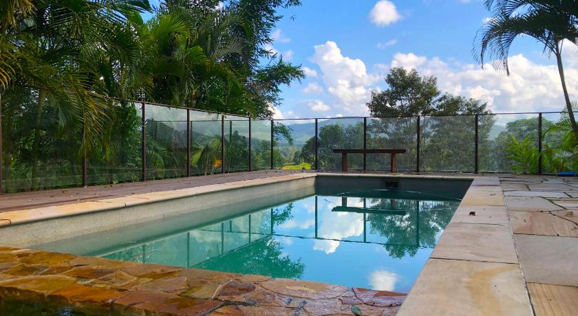 THE GOLDEN RETREAT POOL HOUSE photo