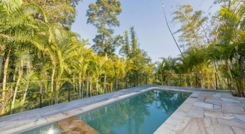 THE GOLDEN RETREAT POOL HOUSE photo