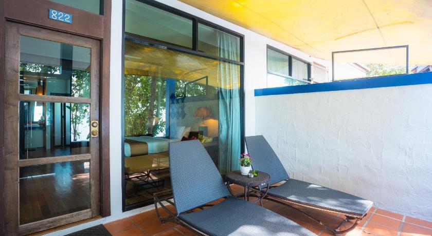 Image of Deluxe Ocean View 8