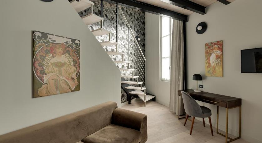 Image of Apartment with Shower - Flore 6