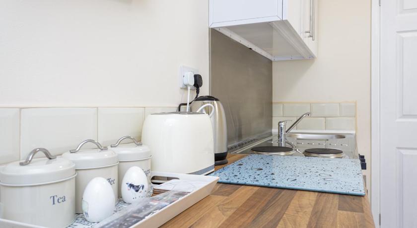 Blackberry - Stylish Self-Contained Flats in Soton City Centre - image 35
