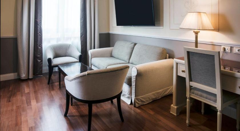Image of Junior Suite 12