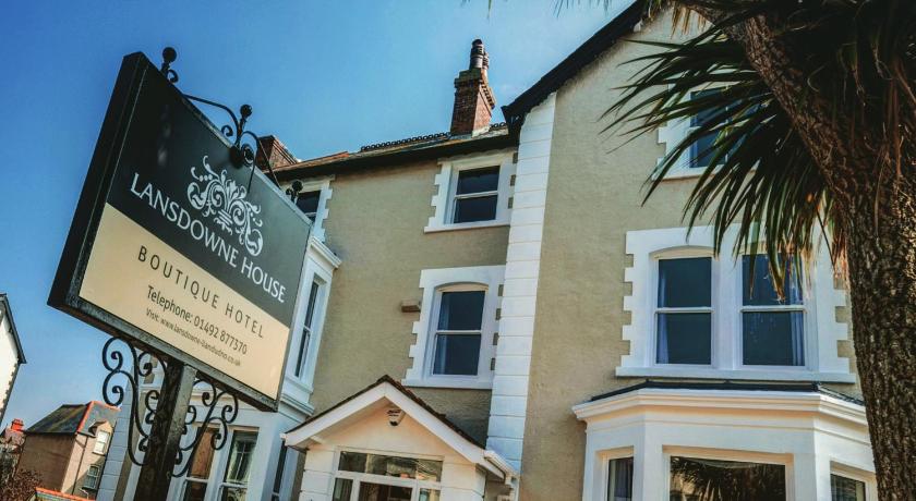 Lansdowne House with Private Car Park — Hotel in Llandudno