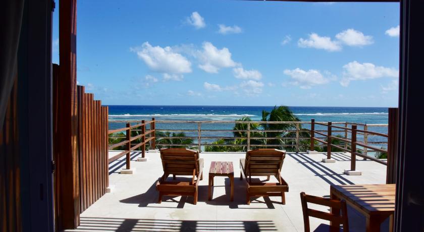 陽台/露台 Noah Beach Hotel & Suites
