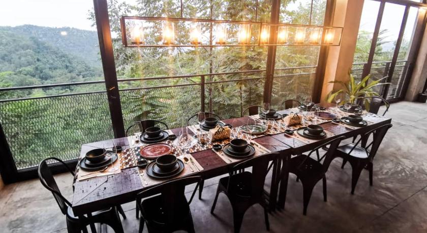 パンタイ Sembayu Villa 4つ星 ホテル レストラン