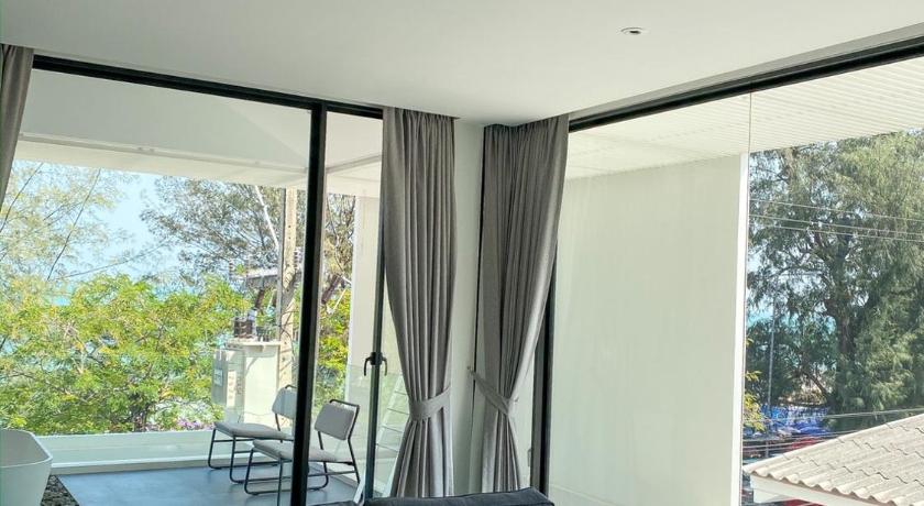 Image of Jacuzzi Suite-1 King Bed 1