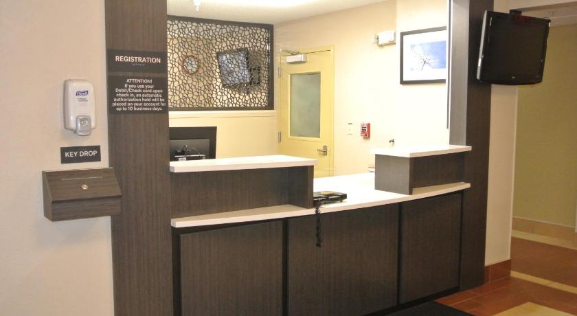 Candlewood Suites Washington-Fairfax