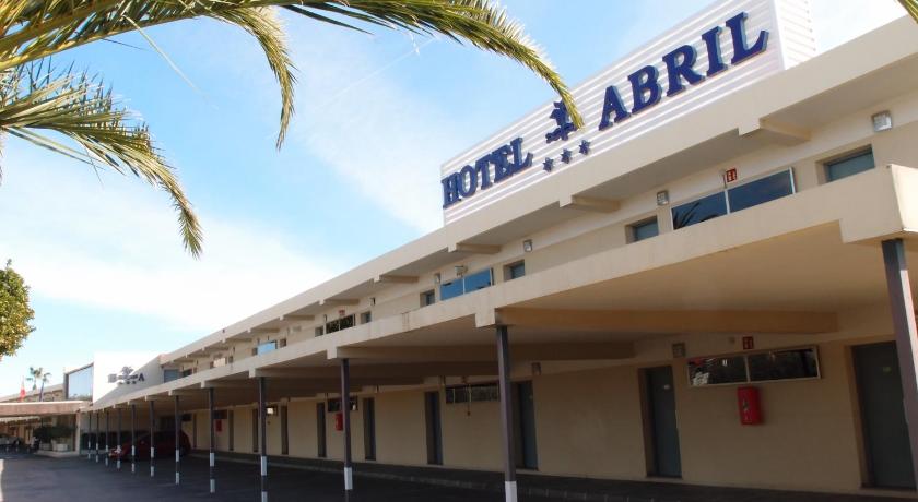 Hotel Abril