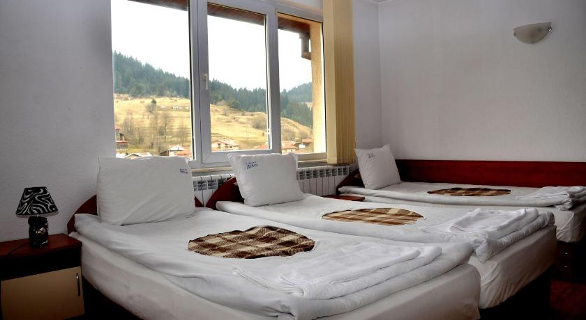 Family Hotel Daisy photo