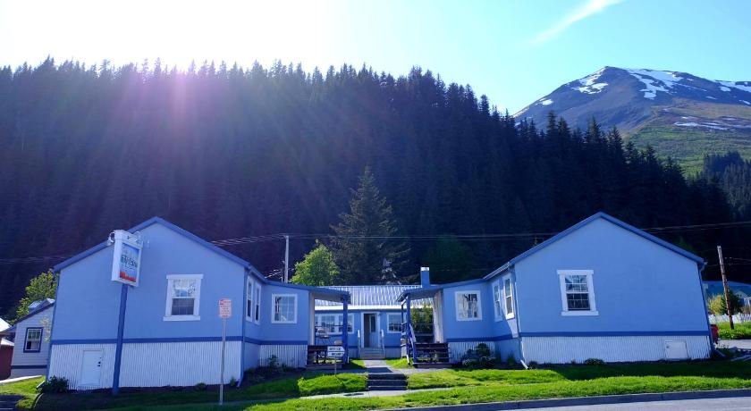 The Tides Inn photo