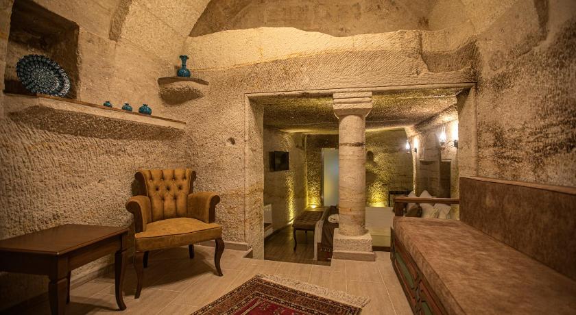 Ada Cave Suites