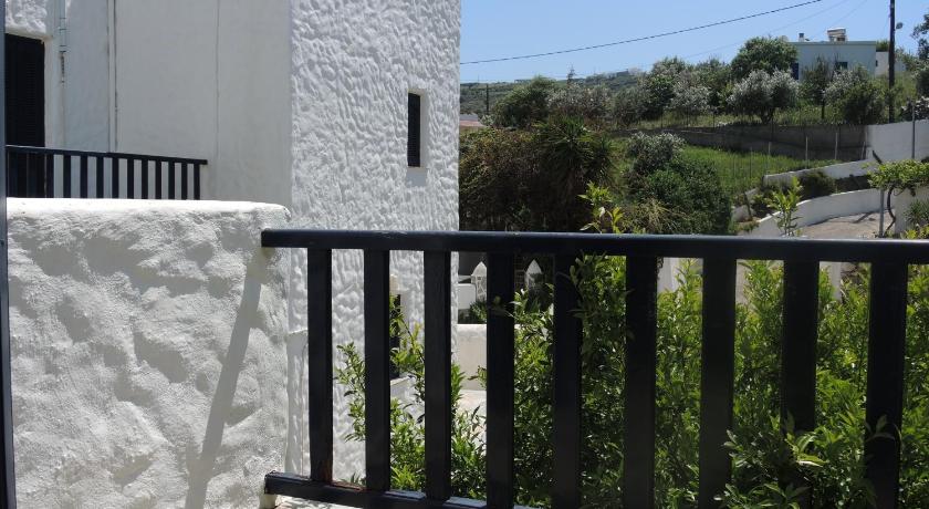 Utopia Hotel Apartments photo