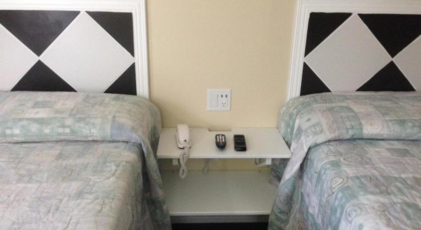 Davidson Motel photo
