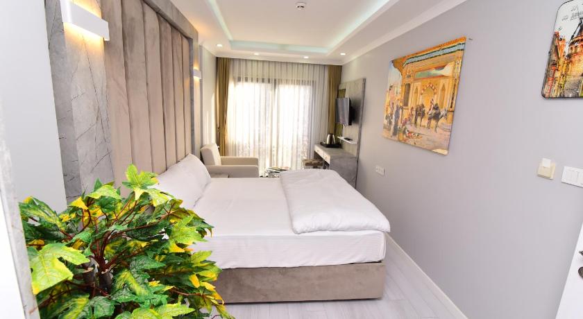 LITTLE SOFIA HOTEL - image 13