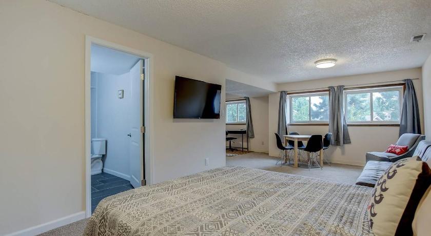 Bright &amp; Cozy Studio Apartment in Colorado Springs — Hotel in Colorado Springs (CO)