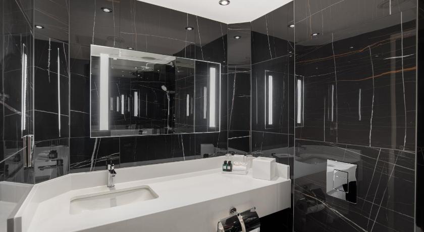 Image of Luxury Room, 1 Queen Bed 10