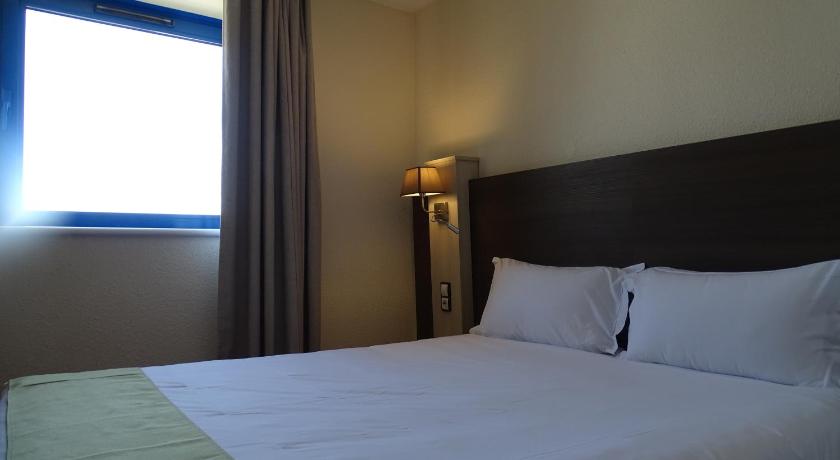 Image of Single Room 1