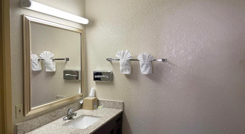 Great Western Inn & Suites photo