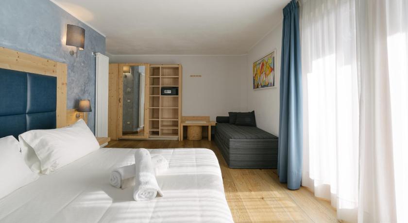 Image of Family triple room 1
