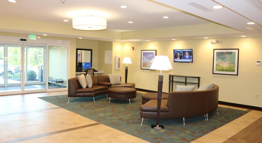 Candlewood Suites Goodlettsville - Nashville photo