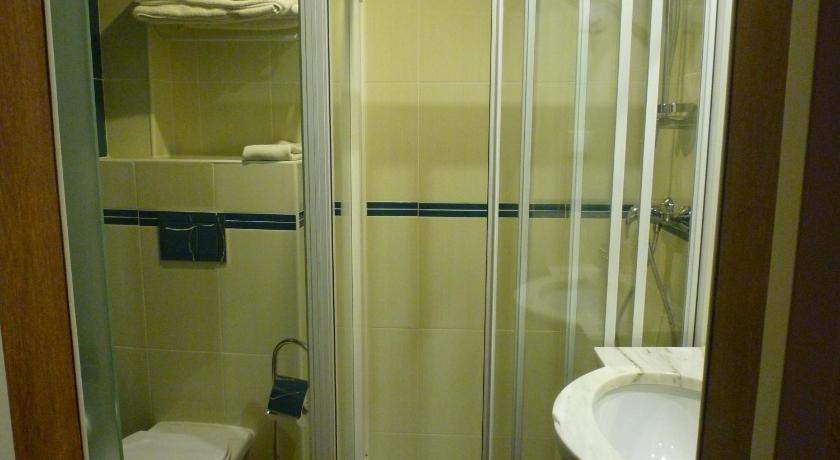 Image of Double Room with Balcony with Back View 2