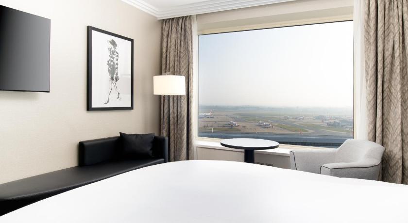 Image of Superior Room - 1 Queen Bed 5