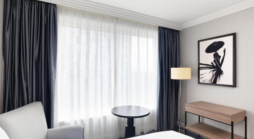 Image of Superior Room - 1 Queen Bed 7