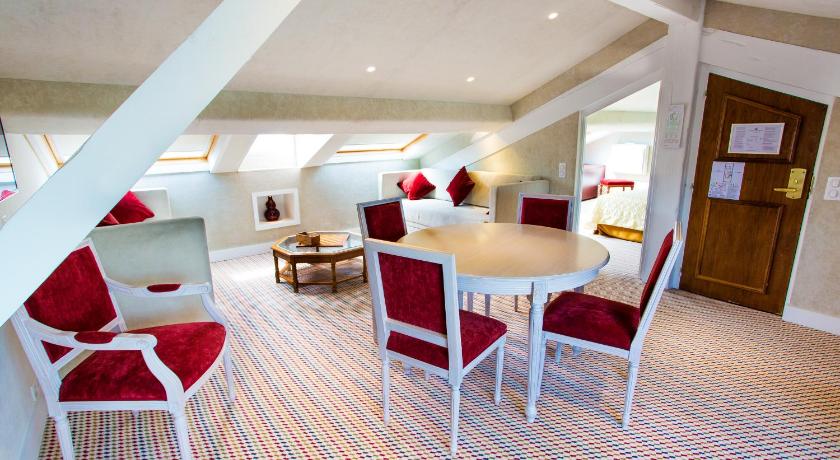 Image of Attic Family Suite 3