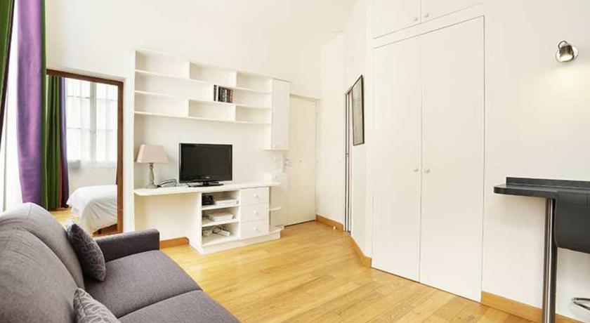 Residence central marais photo