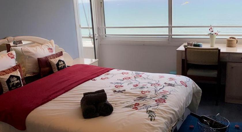 Larnaca Seaview Rooms