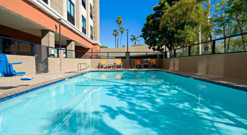 Holiday Inn Express Los Angeles LAX Airport photo