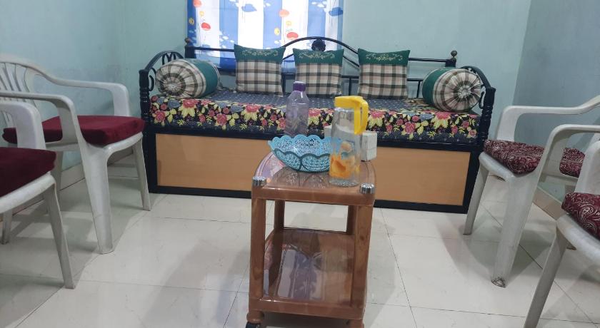Shri Niwas,Room B with Private Bathroom & Common Toilet photo