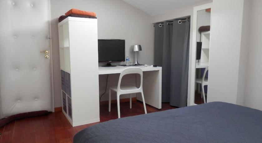 Image of Suite (3-4 People) 4