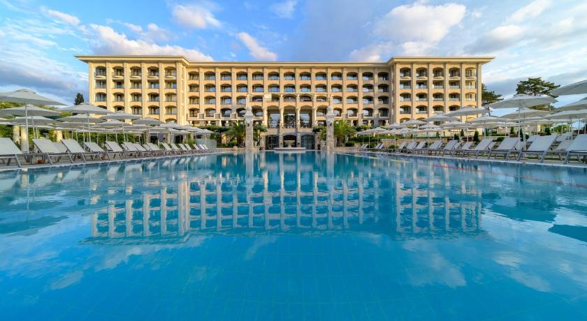 Book From Nz 120 Astor Garden Hotel In Varna Bulgaria