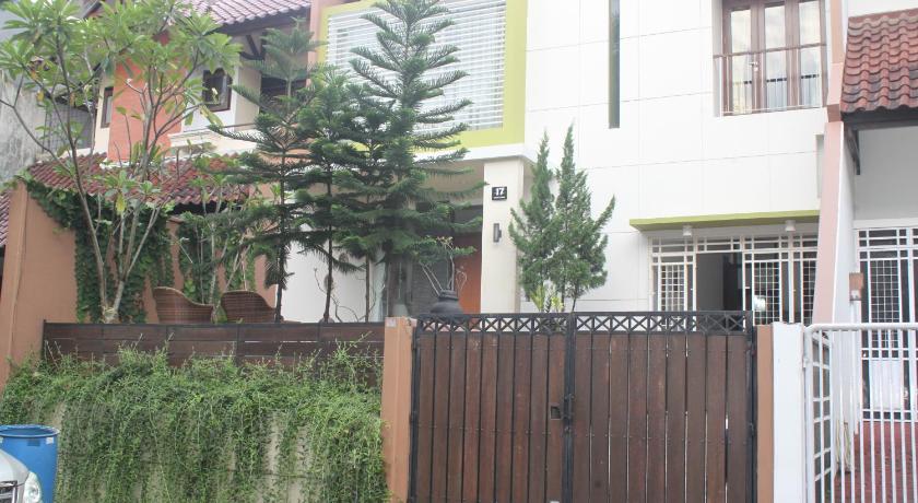 Holiday Home Bogor Syariah — Hotel in Bogor