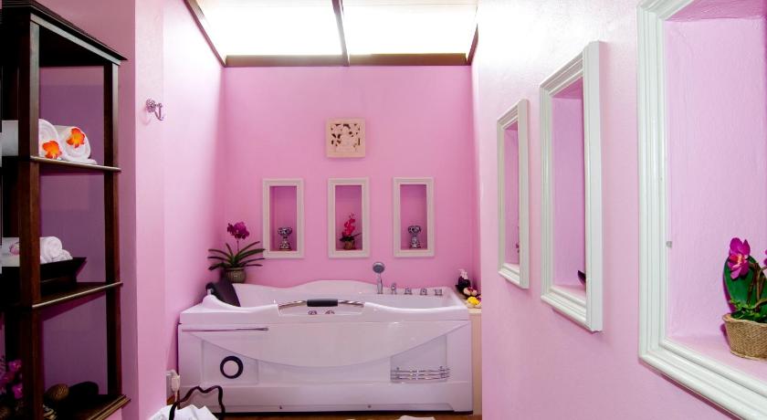 Image of Deluxe Jacuzzi Villa 2