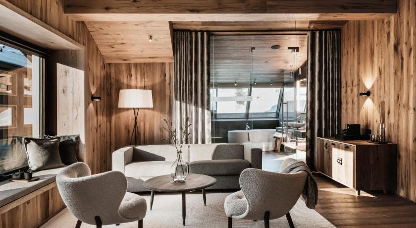 Berghotel Biberkopf — Hotel in Warth