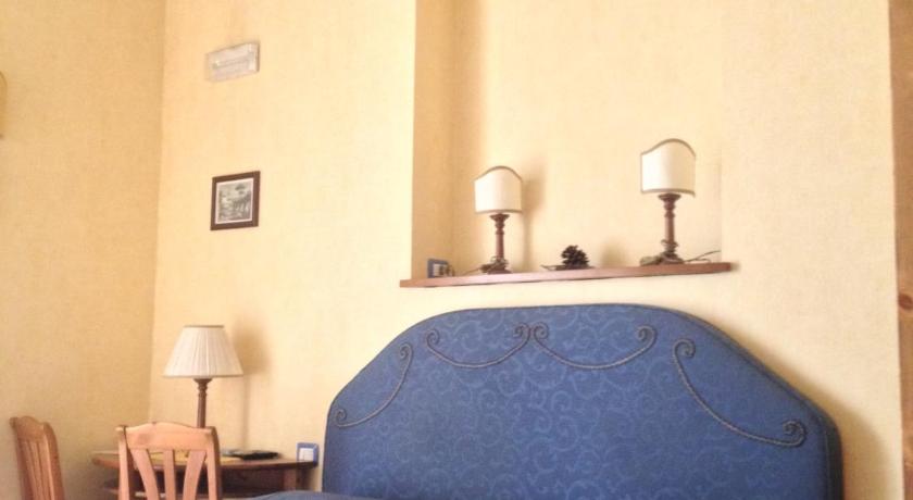 Image of Large Single Room 1