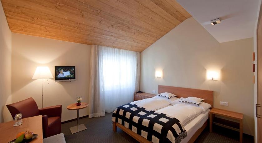 Hotel Allalin photo