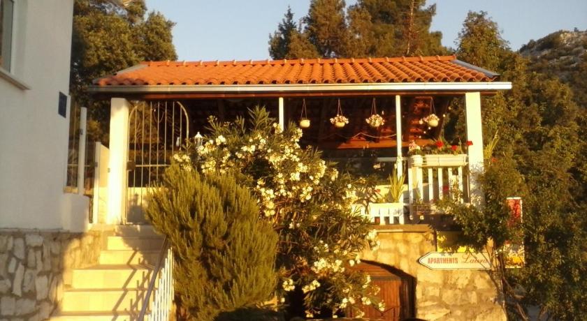 プラチェ Apartments Laura 4つ星 ゲストハウス スイート