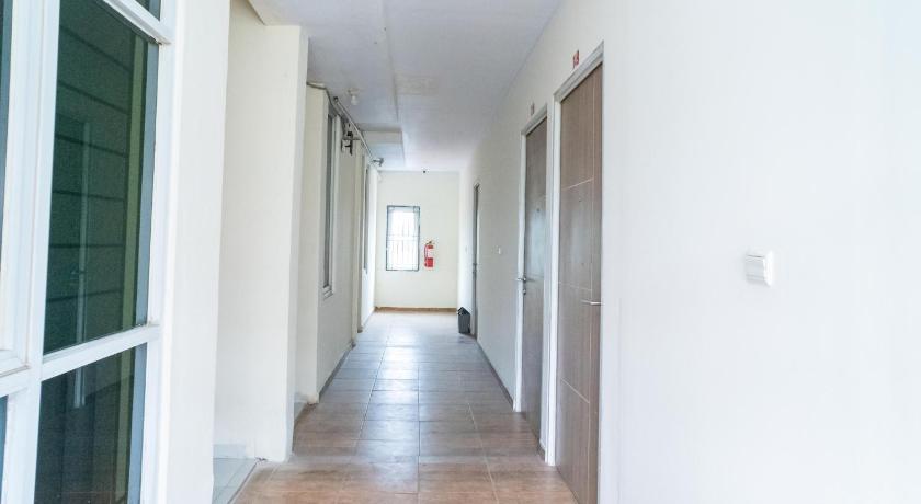 77 Guest House Serpong Mitra RedDoorz – Tangerang, ID