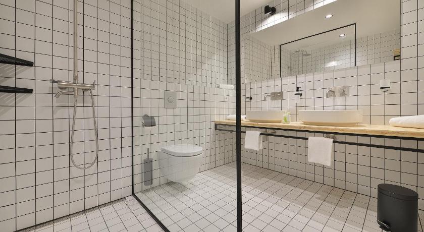 Element Lakeside Apartments photo