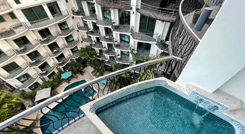 SKY PENTHOUSES 3BR 3,5 BTH - 6BR 5,5BTH at OCEANO photo